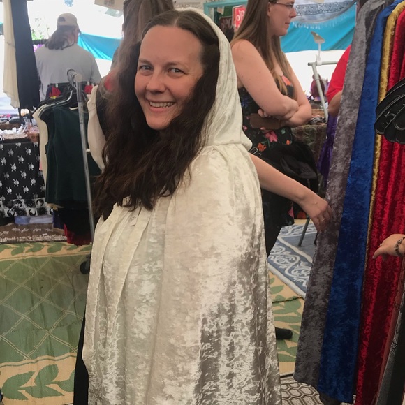 Meet your Posher, Jessica - Picture 2 of 2